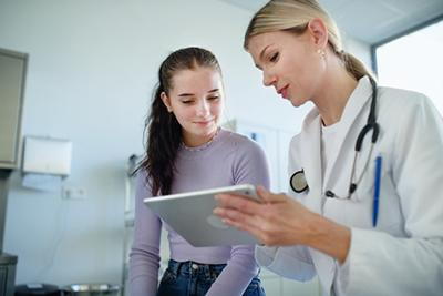 Teenager-with-her-Pediatrician
