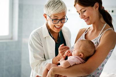 Pediatrician-Giving-Tips-to-First-Time-Parent