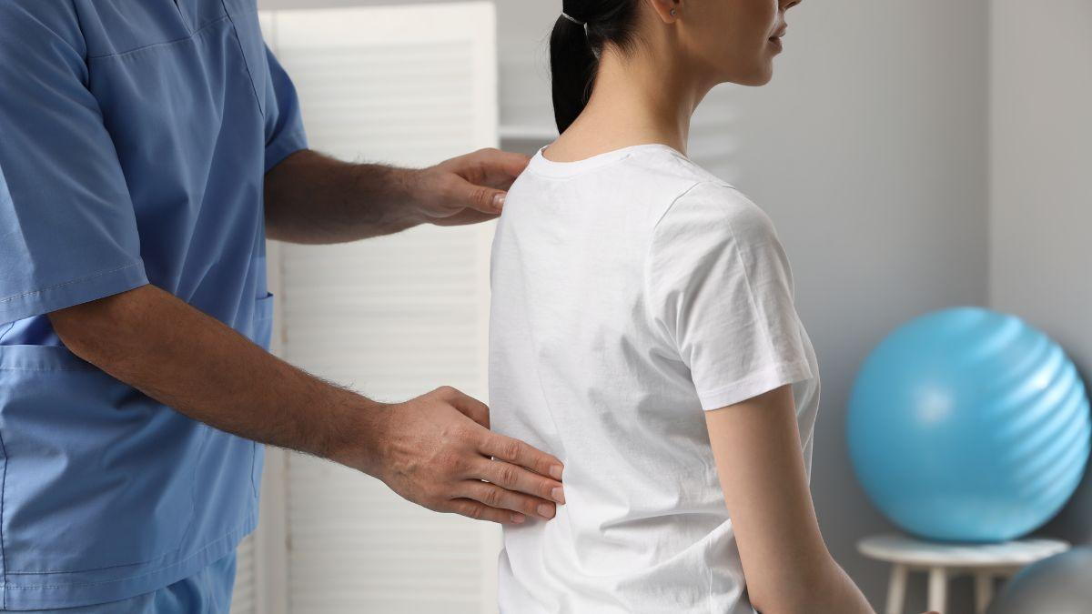 Expert Diagnosing Patients Back