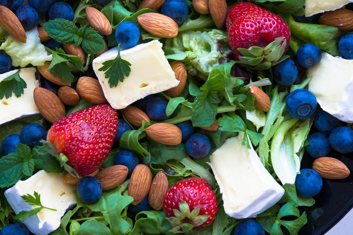 fruit and nut salad to heal the gut