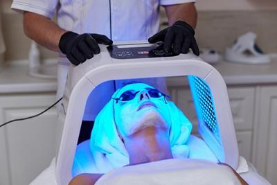 Light therapy session for a female patient