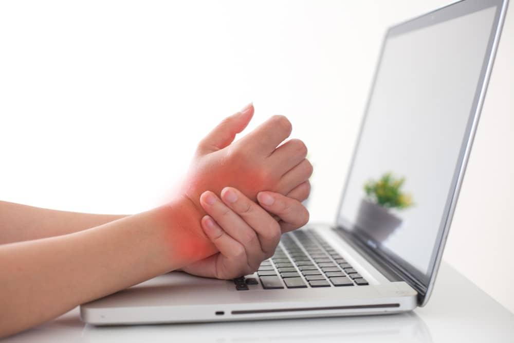3 Ways to Lower Your Carpal Tunnel Pain At Night Naturally