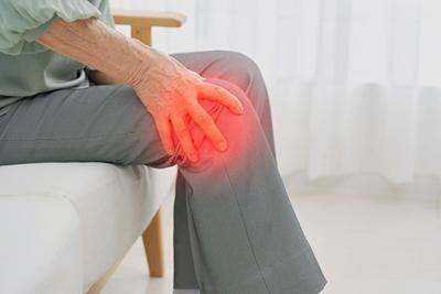 Old-Lady-Holding-Her-Painful-Knee