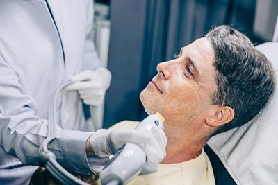 Skin-Doctor-During-Laser-Resurfacing-Procedures-for-Treating-Wrinkle