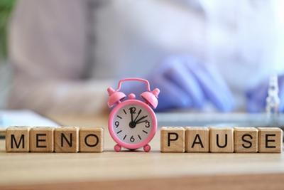 Menopause-with-Clock-Concept-of-Menopause