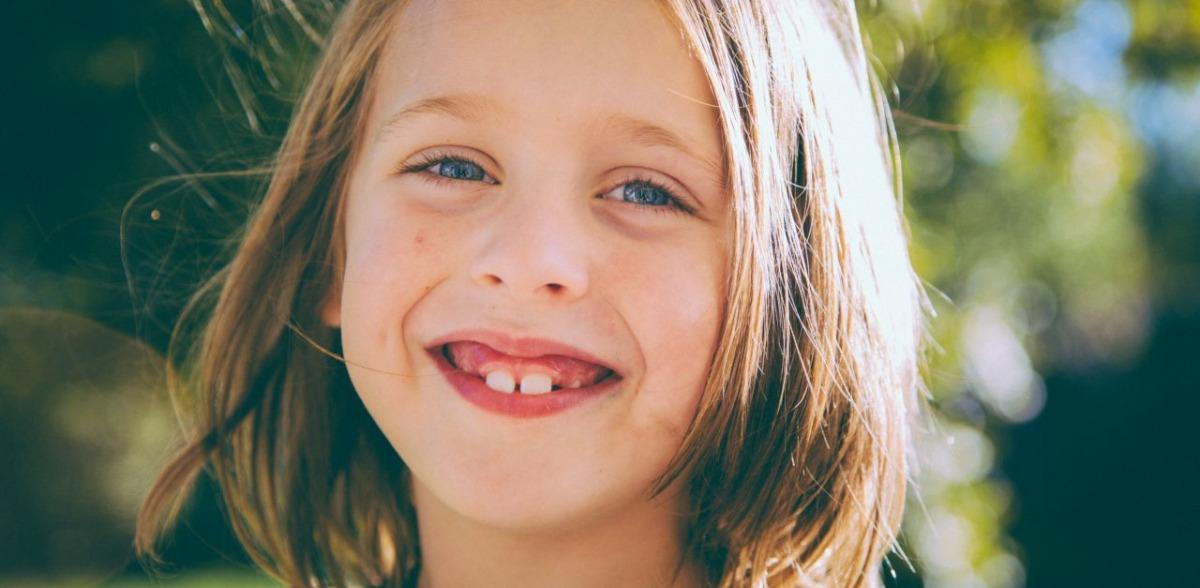 when do baby teeth fall out