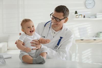 Child-Doctor-Monitoring-Your-Child's-Growth