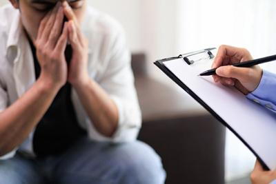 Psychiatrist-with-Anxious-Man