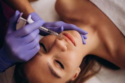 Dermatologist-Injecting-Dermal-Fillers