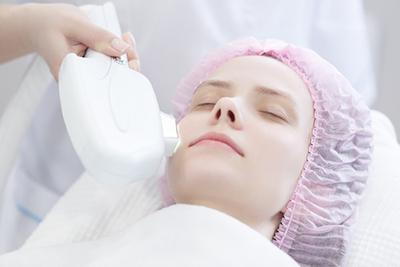 Woman-Undergoing-Skin-Resurfacing-Treatment