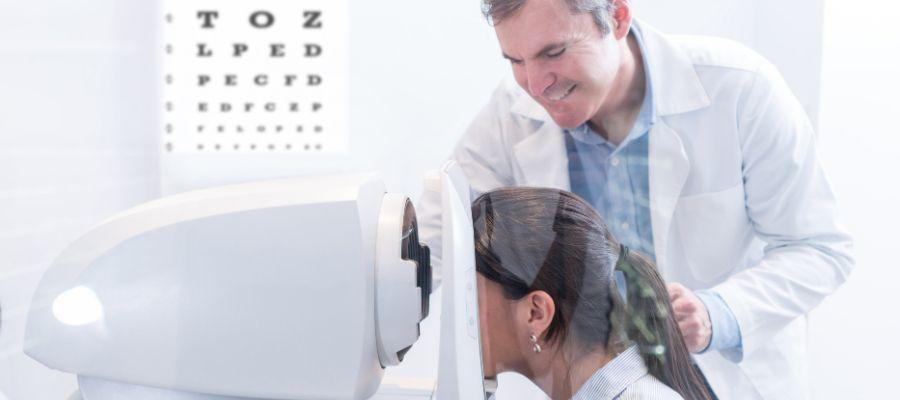 What Is The Difference Between An Optometrist And An Ophthalmologist
