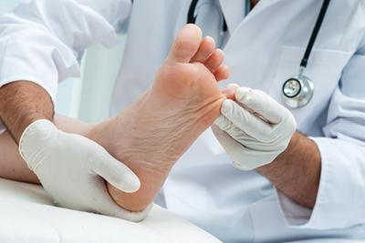 Patient-with-Diabetic-Foot-Visits-Foot-Doctor