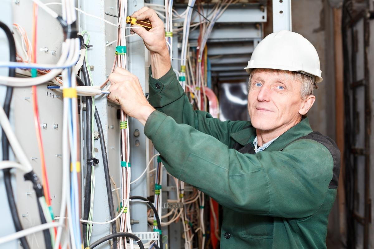 Electrical Contractor Pays $500K to Settle Age Discrimination