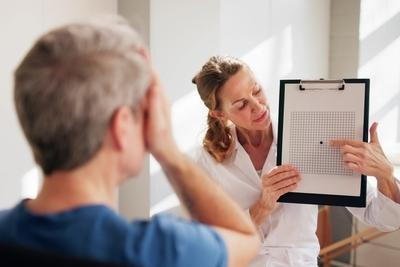 Illustration of Macular Degeneration sessionn on clinic