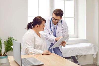 Obese-Patient-with-Dcotor-During-Consultation