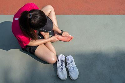 sports injury heel pain treatment for athlete in naperville il