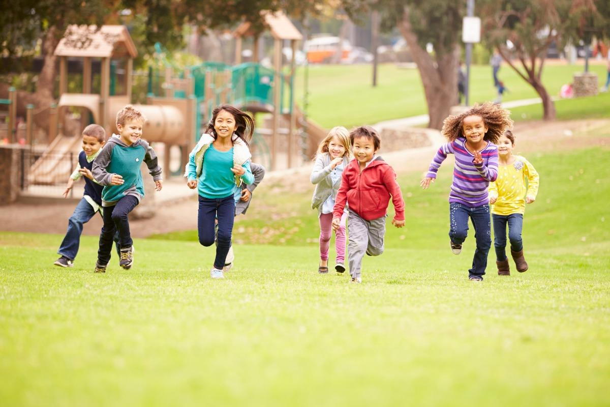 Image of kids running