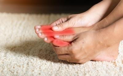 Illustration of Peripheral Neuropathy in red highlight.