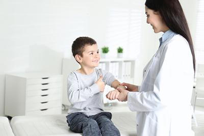 Little-Boy-During-His-School-Physical-with-Pediatrician