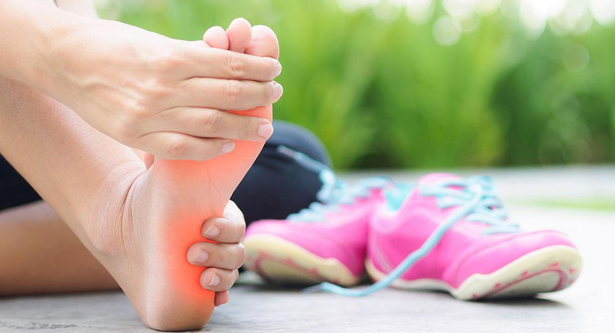 PODIATRIST RECOMMENDS FOOT STRETCHES FOR SORE FEET