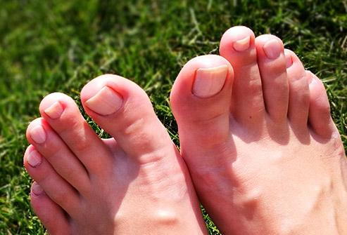 Are You Cutting Your Toenails the Right Way?: The Foot & Ankle Specialists:  Podiatric Medicine