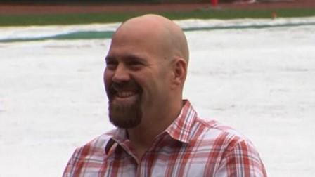 Kevin Youkilis Returns to U.S. for Shockwave Therapy