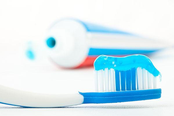 sensitivity toothpaste whitening mississauga dentist