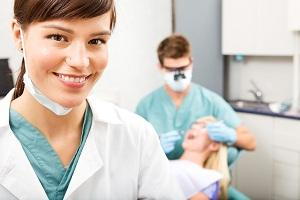 Dental-Assistant-Dentist