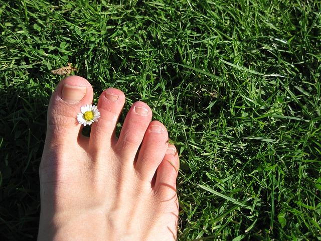 Keep feet healthy and prevent those warts