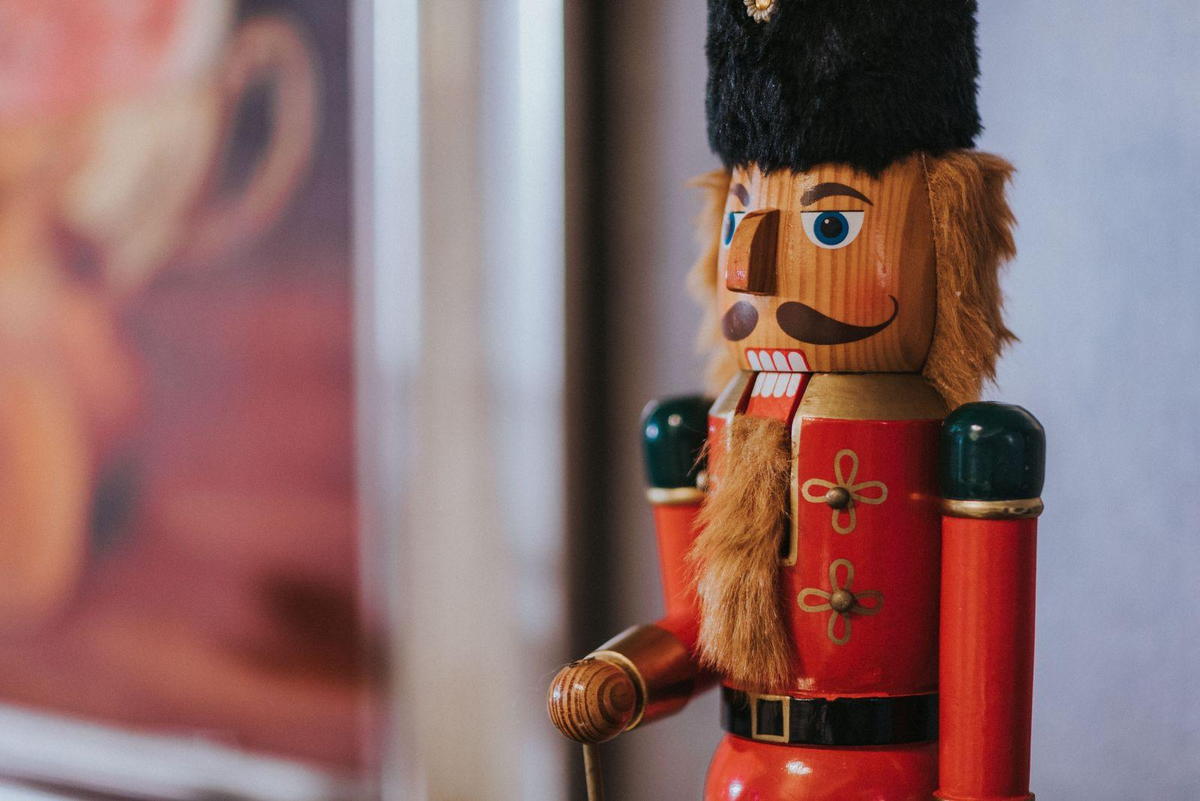 Photo by Luis Quintero from Pexels of shallow-focus-photography-of-wooden-nutcracker
